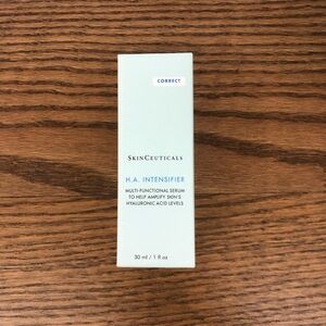 SkinCeuticals H.A. Intensifier Serum - White and Blue